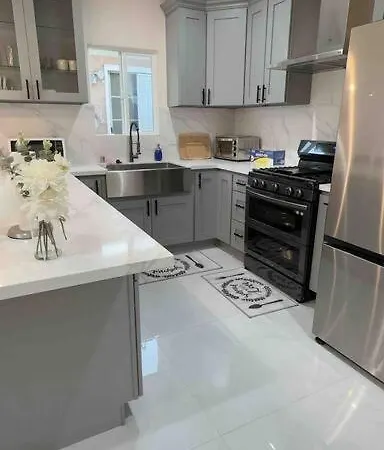 Holiday home Convenient Location, Close To Disneyland And *