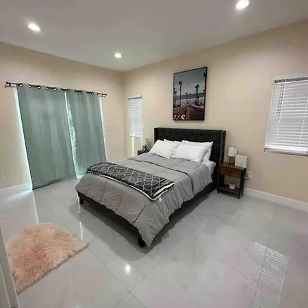 Holiday home Convenient Location, Close To Disneyland And